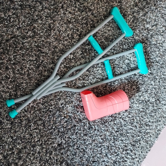 📢SOLD!!!!  18 inch dolls get well set - Picture 3 of 3